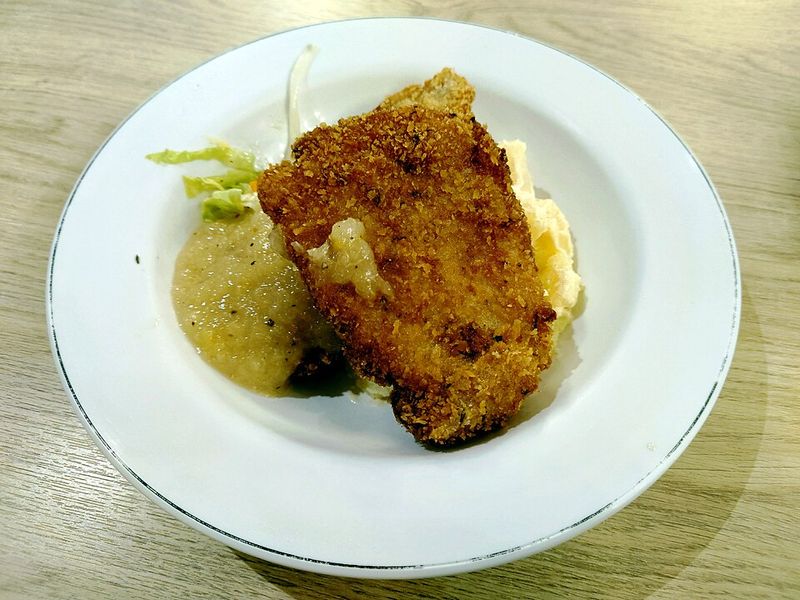 Pork Chops with Apples