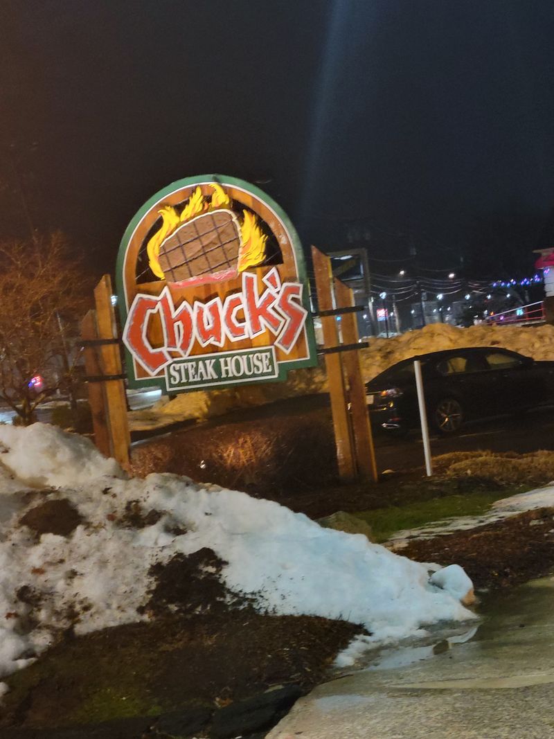 Connecticut: Chuck's Steak House Seafood Buffet