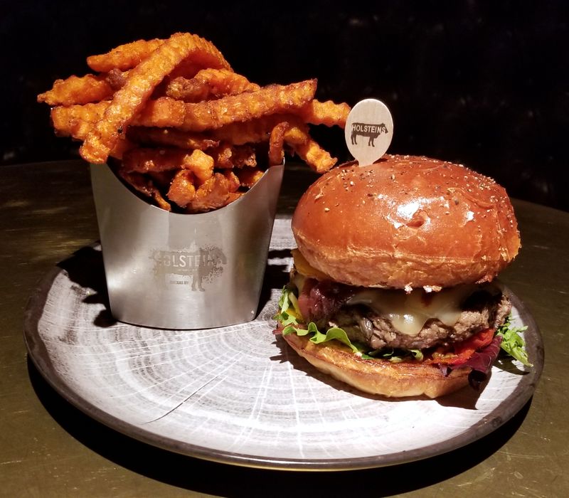 Holsteins Shakes & Buns