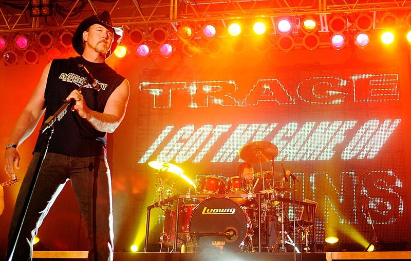 Honky Tonk Badonkadonk – Trace Adkins