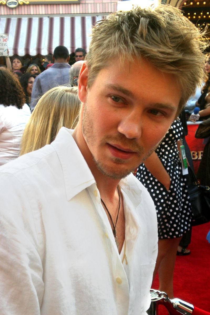Chad Michael Murray and Sophia Bush