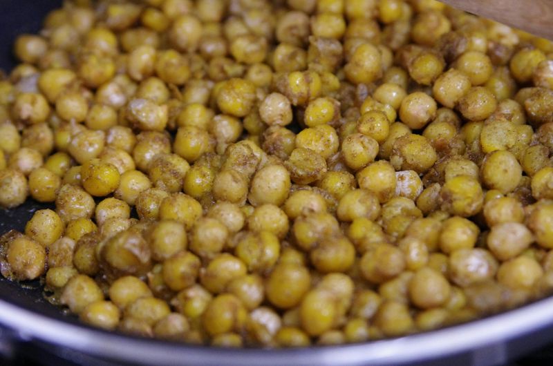 Oven-Roasted Chickpeas with Spices