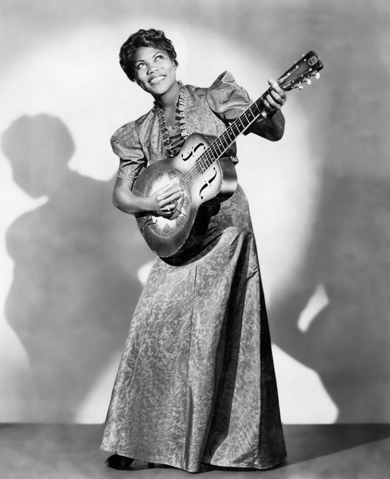 15 Trailblazing Black Female Singers Of The 1950s