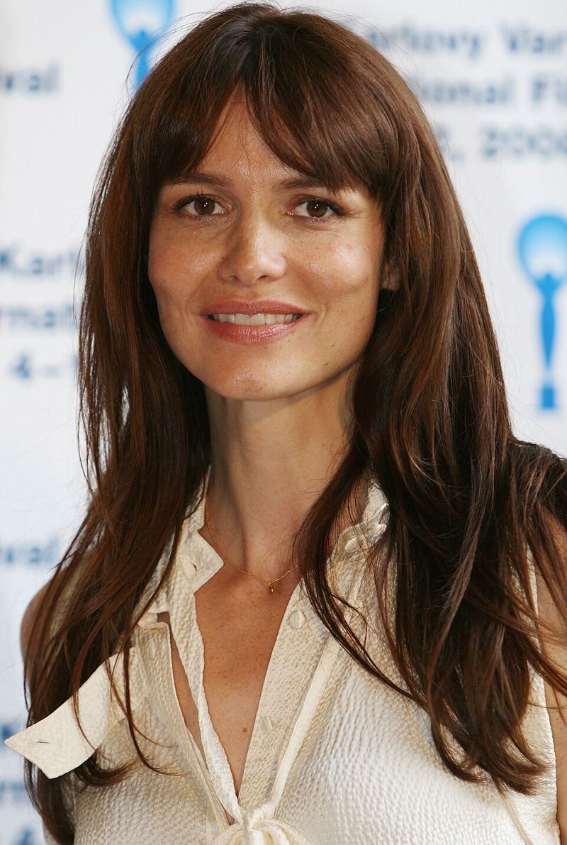 Saffron Burrows [5'11¾