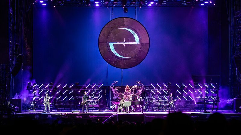 Crazy in Love – Evanescence live/metal arrangement (Beyoncé)