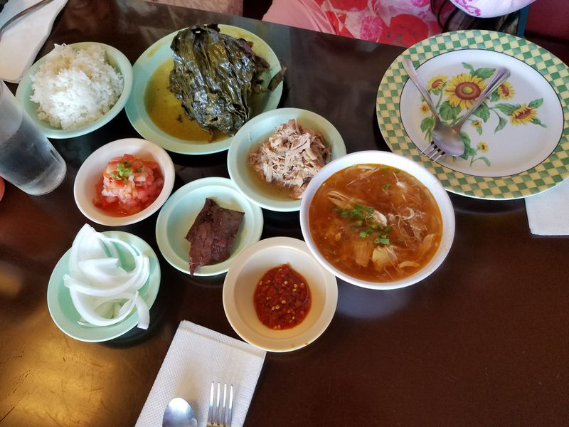 Hawaii: Ono Hawaiian Foods