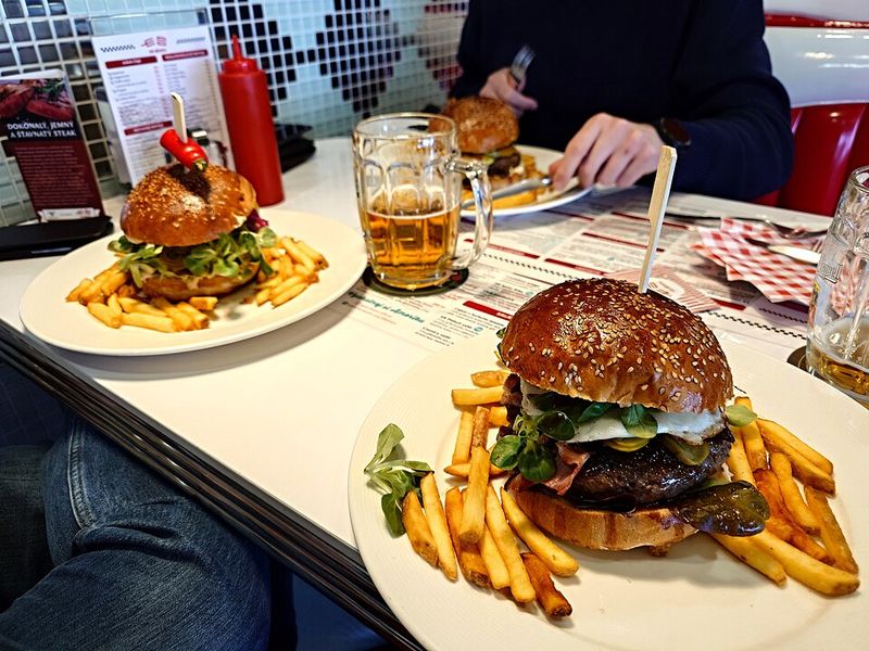 Social Media Influencers Shape Menu Trends And Viral Items