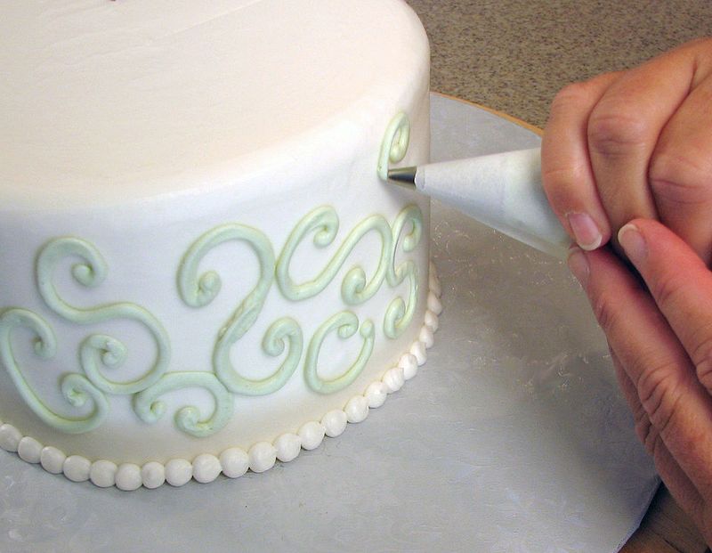 Practice Basic Borders With A Piping Bag