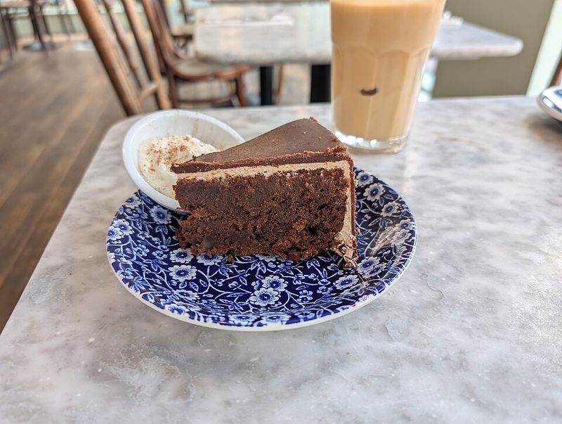 Flourless Dark Chocolate Cake