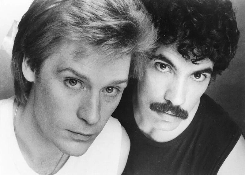 Out Of Touch By Daryl Hall & John Oates