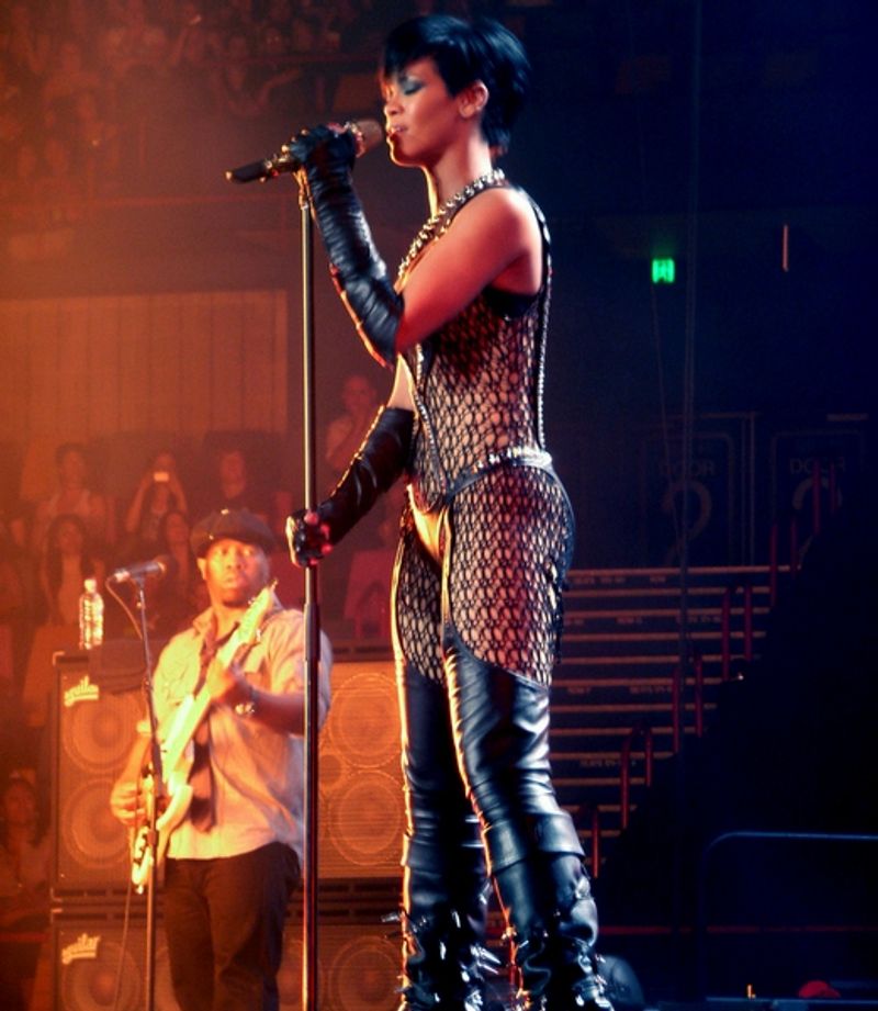 Umbrella – Rihanna ft. Jay-Z