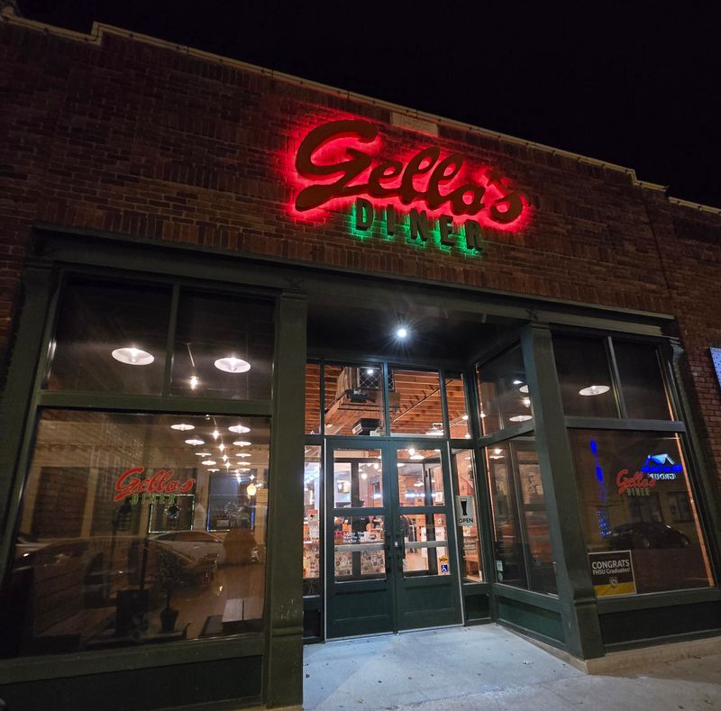 Kansas – Gella's Diner & Lb. Brewing Co.