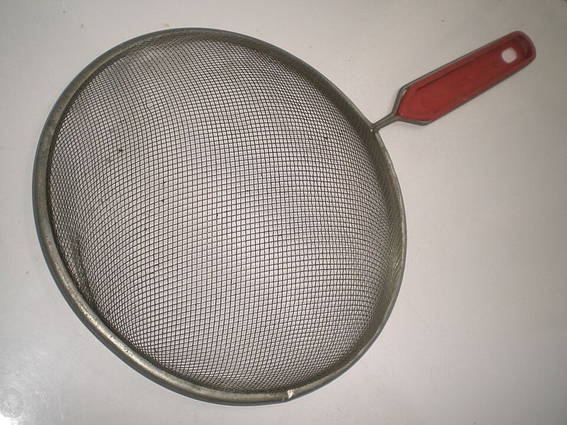 Wire Mesh Kitchen Strainer
