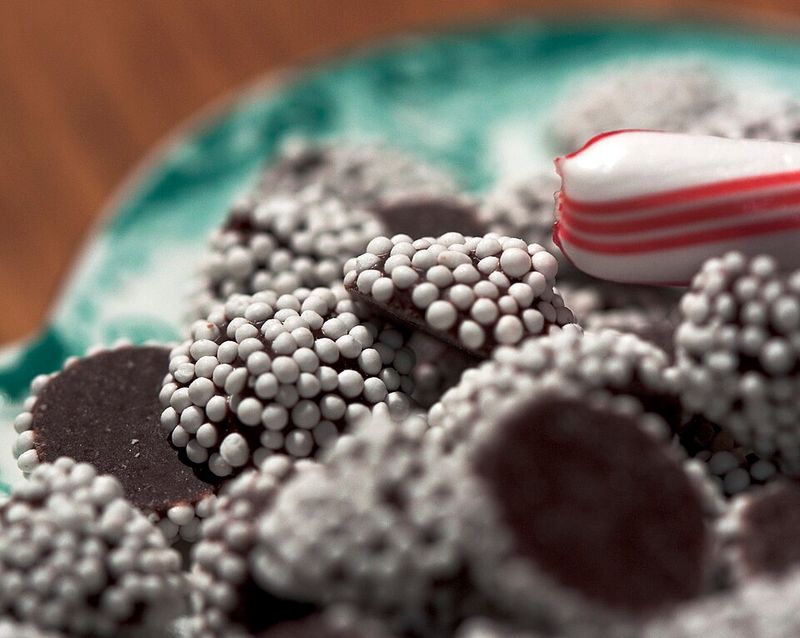 Sno-Caps Chocolate Nonpareils