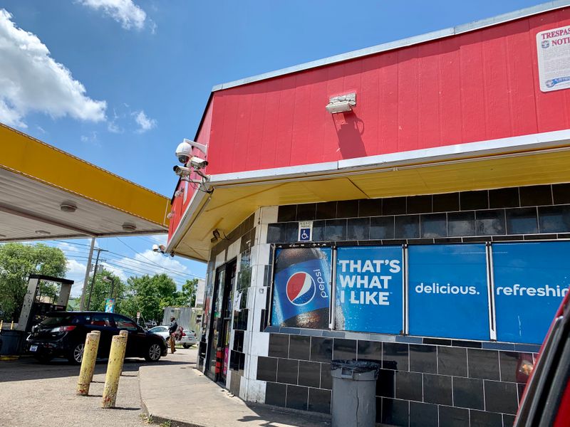 Kentucky: Dino's Food Mart Drive-In