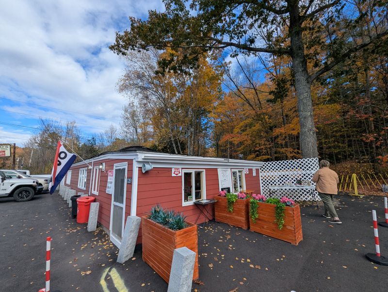 Maine: Flo's Hot Dogs