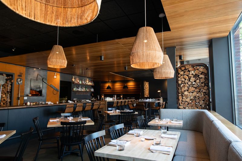 Massachusetts: Fireplace Feast And Oven In Brookline