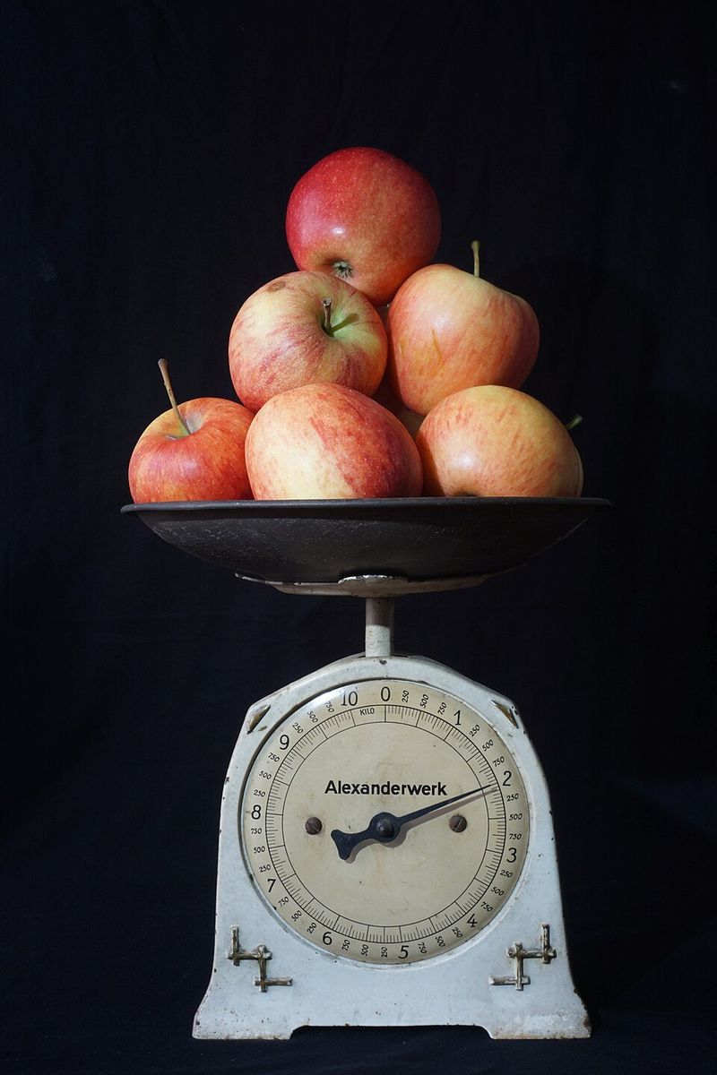 Vintage Kitchen Scale