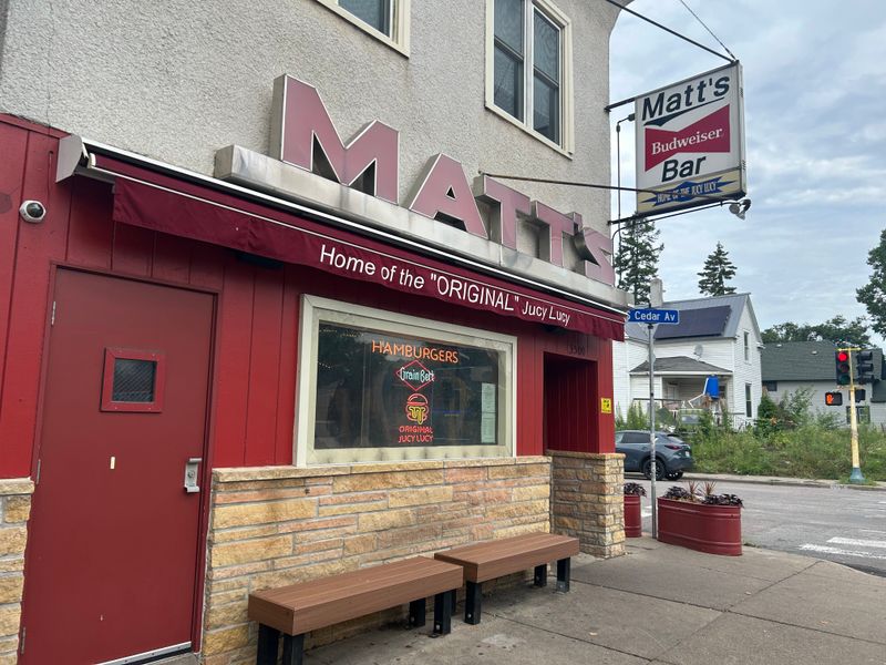 Minnesota: Matt's Bar