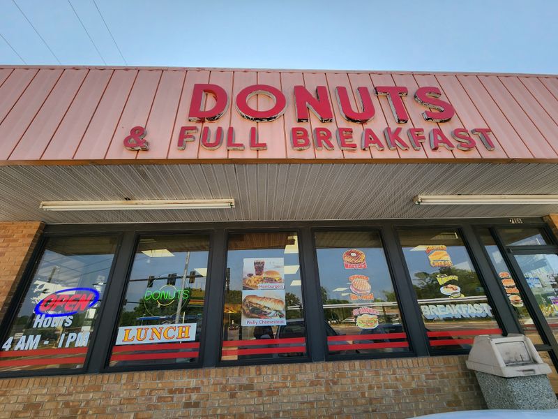 Mississippi: The Donut Shop