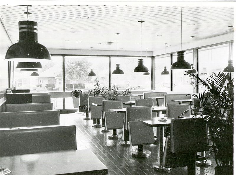 Empty During Prime Lunch Or Dinner Rush