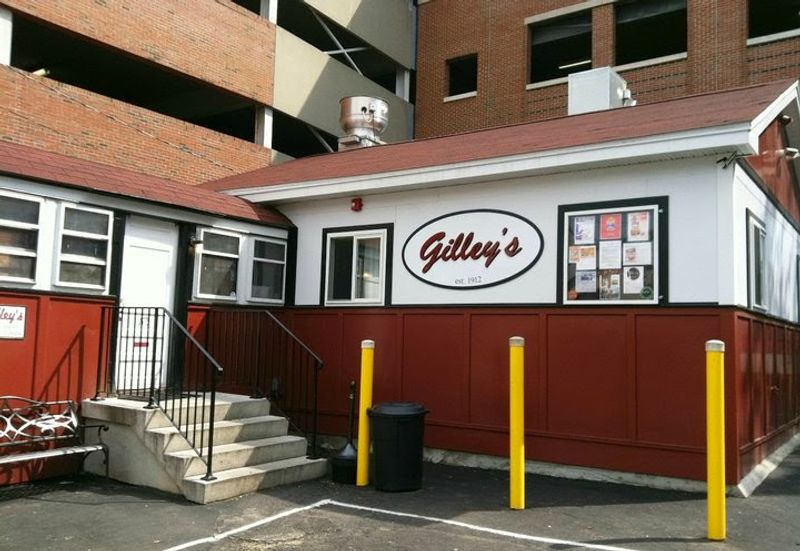 New Hampshire: Gilley's Diner