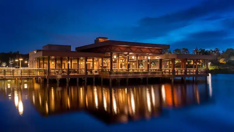 Three Bridges Bar And Grill At Villa Del Lago