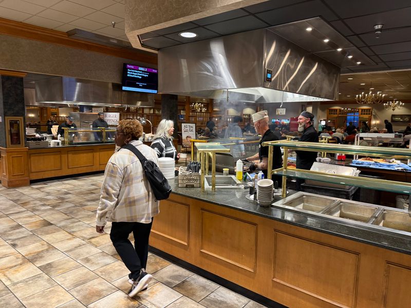 Pennsylvania: Shady Maple Smorgasbord In East Earl