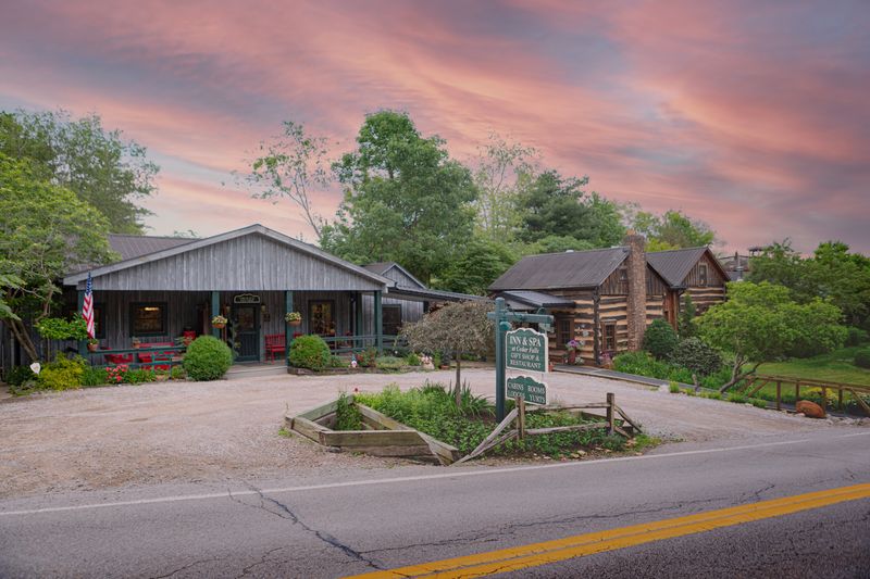 Inn At Cedar Falls - Logan, Ohio