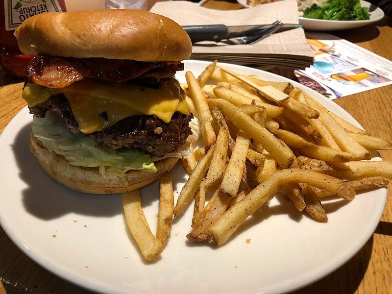 Applebee's – Bacon Cheeseburger And Fries