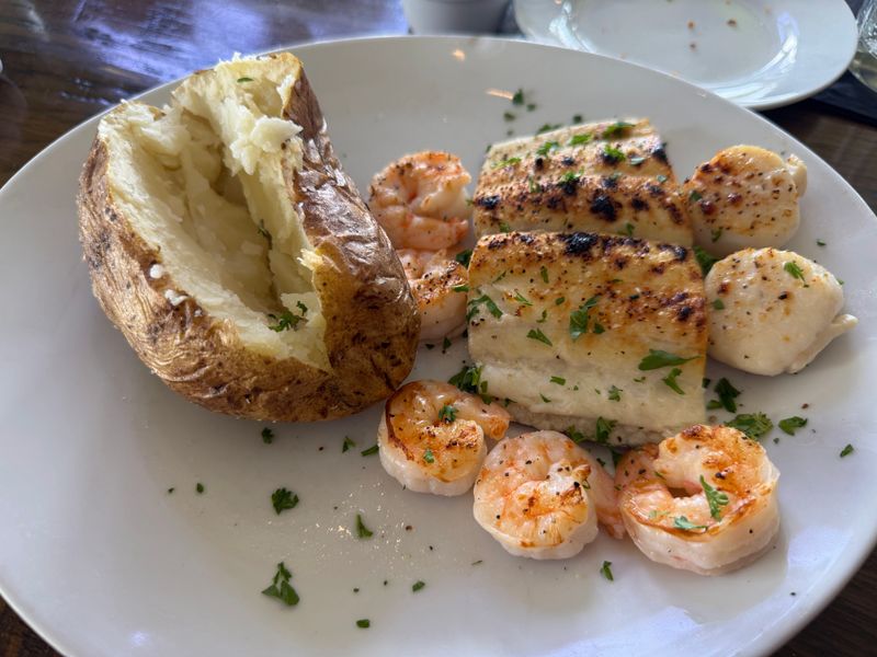 South Carolina: Sea Captain's House Seafood Buffet In Myrtle Beach