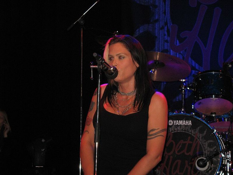 Beth Hart – Whole Lotta Love