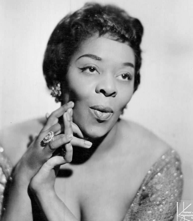 15 Trailblazing Black Female Singers Of The 1950s