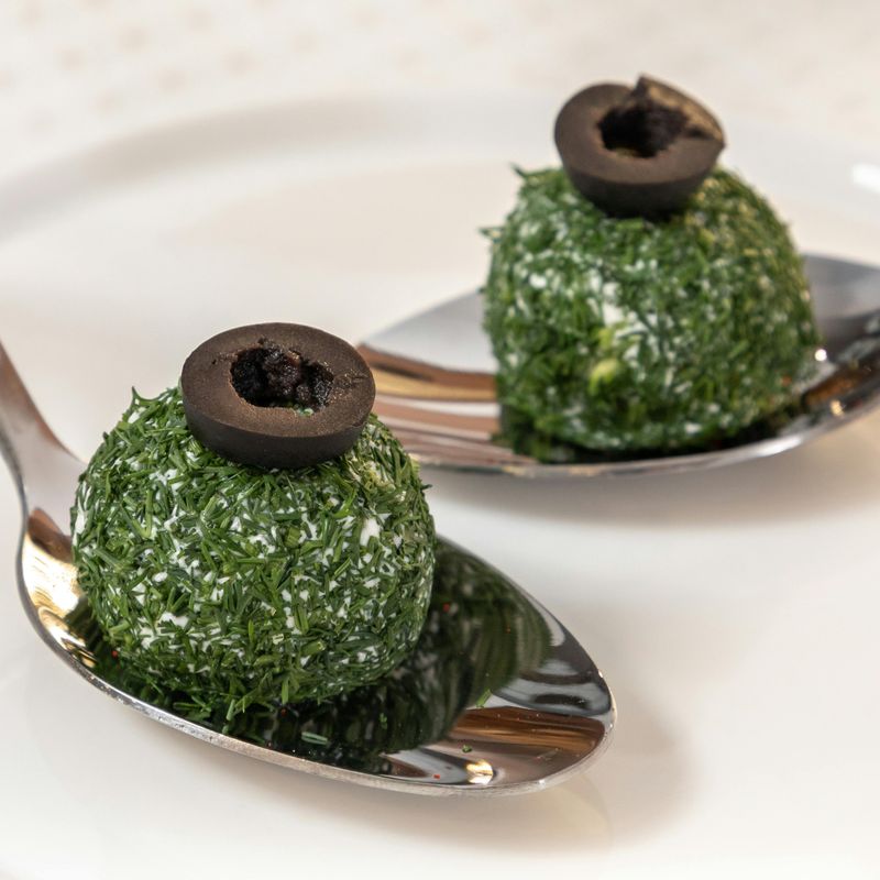 Christmas Tree Cheese Ball