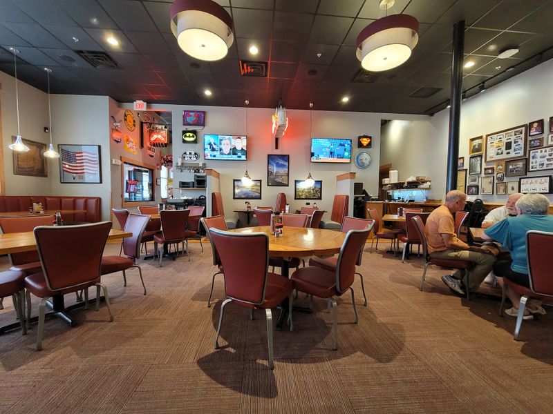 South Dakota: Colonial House Restaurant