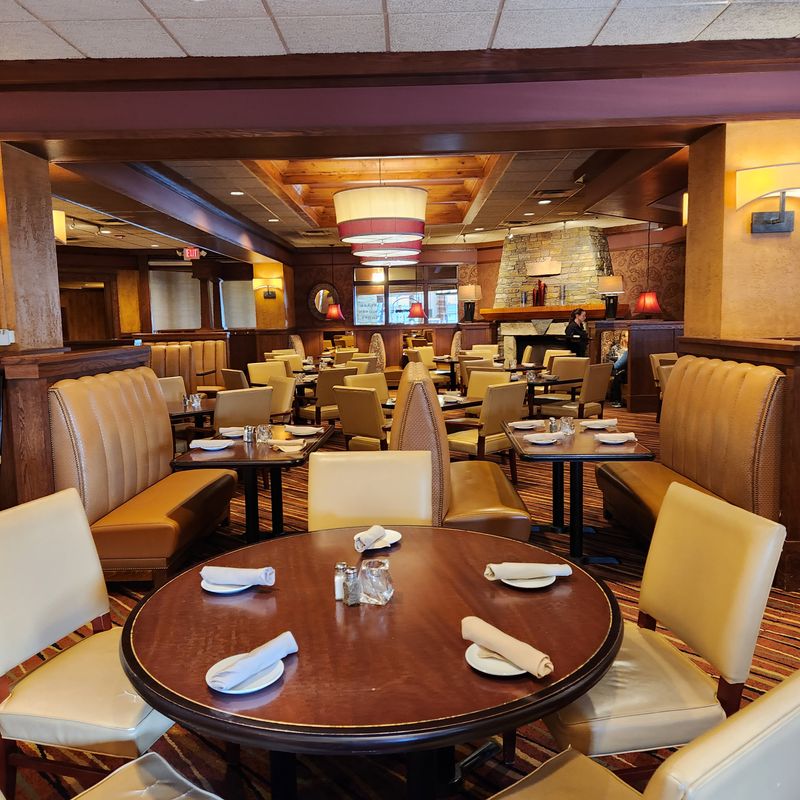 South Dakota: Minervas Restaurant Sunday Brunch Buffet