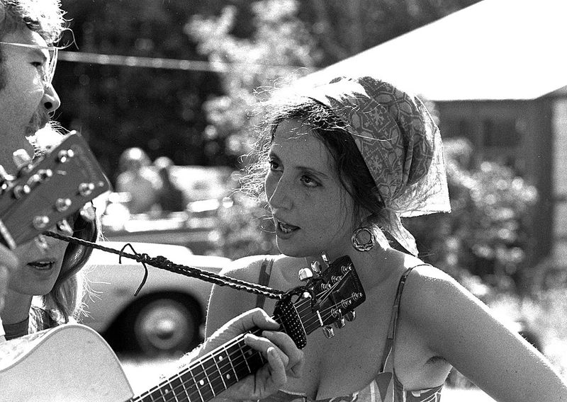 Midnight at the Oasis – Maria Muldaur