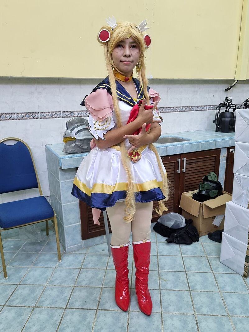 Shaped TV's Fashion-And-Aesthetic Influence Loop