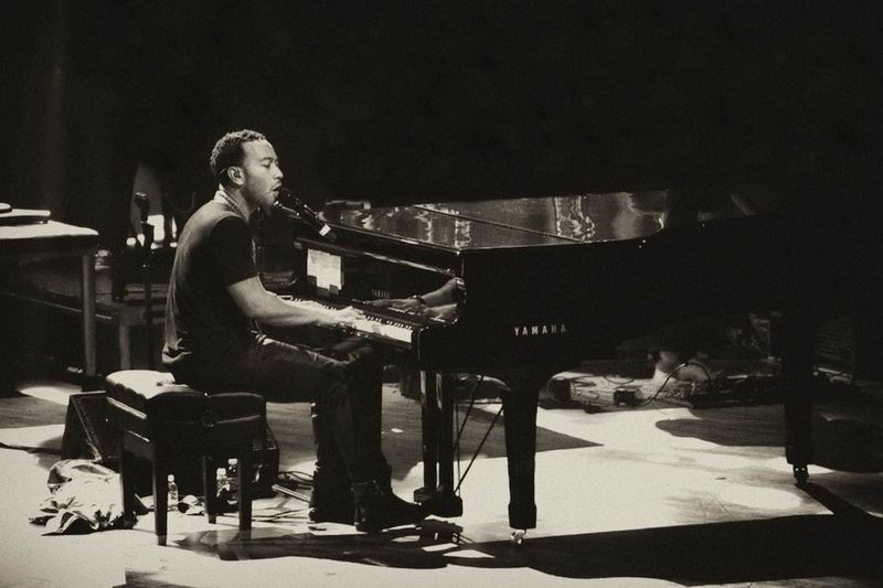 John Legend – A Legendary Christmas (2018)