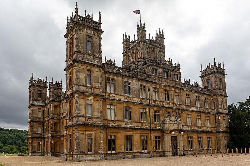 Highclere Castle – Downton Abbey (Hampshire, UK)