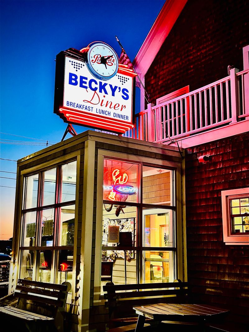 Becky's Diner – Maine