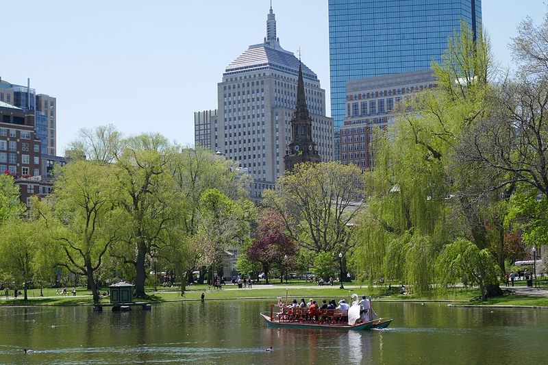 The Boston Public Garden Bench – Good Will Hunting (Boston, Massachusetts)