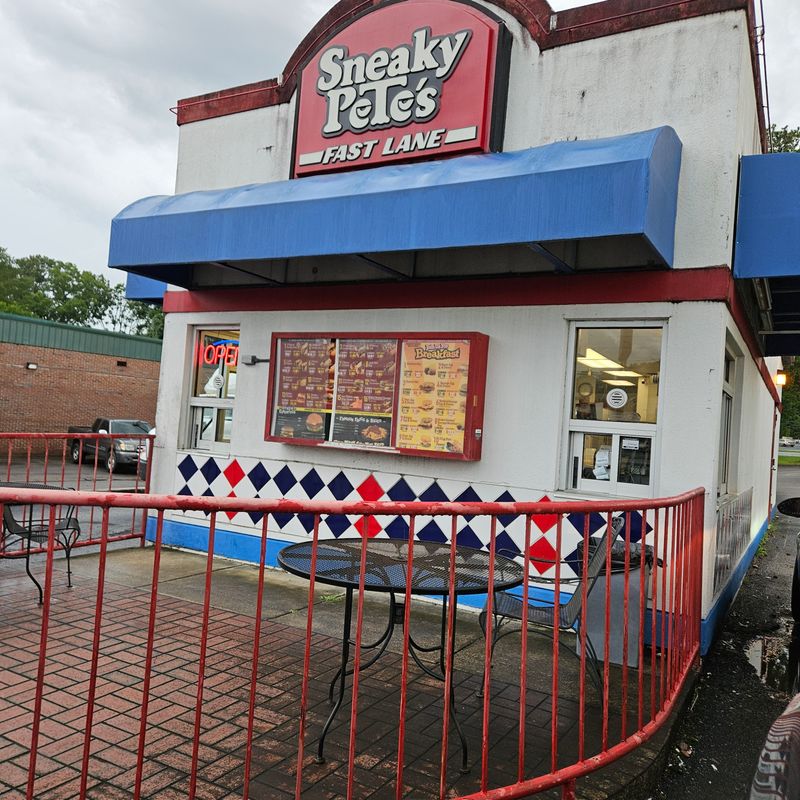 Alabama: Sneaky Pete's Hot Dogs