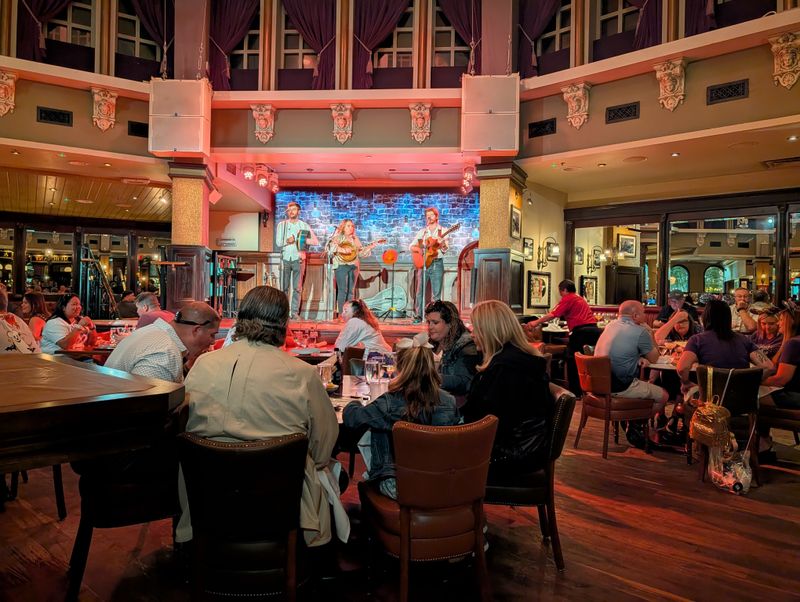 Raglan Road Irish Pub And Restaurant