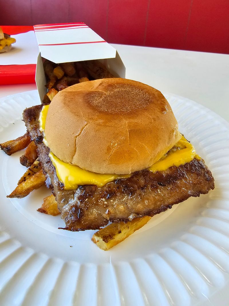 Vermont: Al's French Frys – The Cheeseburger
