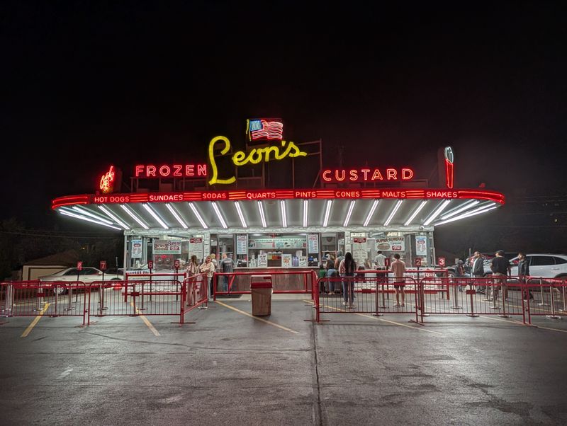 Wisconsin: Leon's Frozen Custard Drive-In