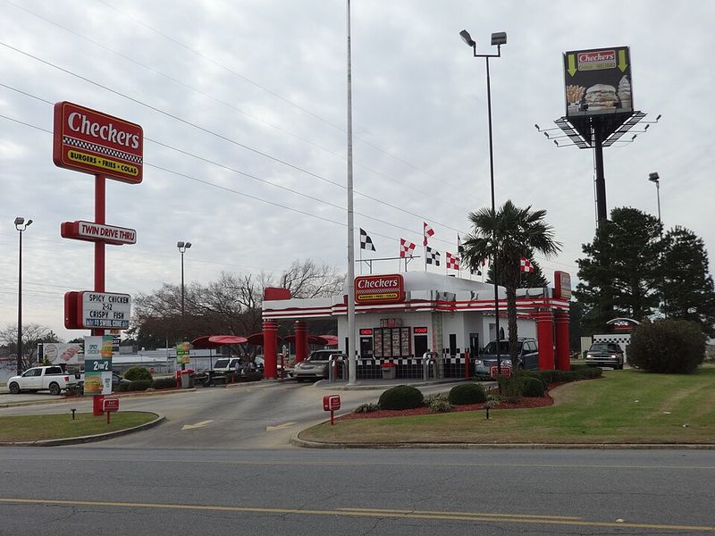 Drive-In Restaurants Capture Car Culture In 1930s
