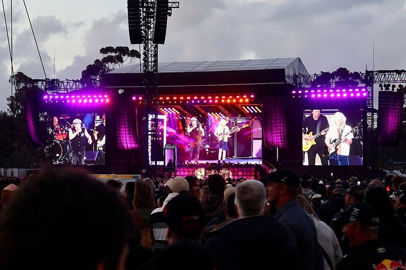 AC/DC: Thunder Strikes Back