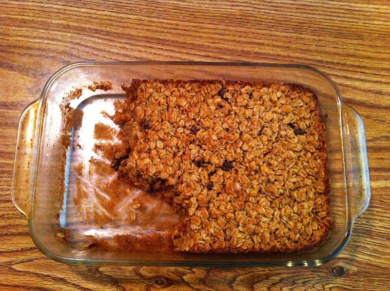 Spiced Baked Oatmeal With Raisins