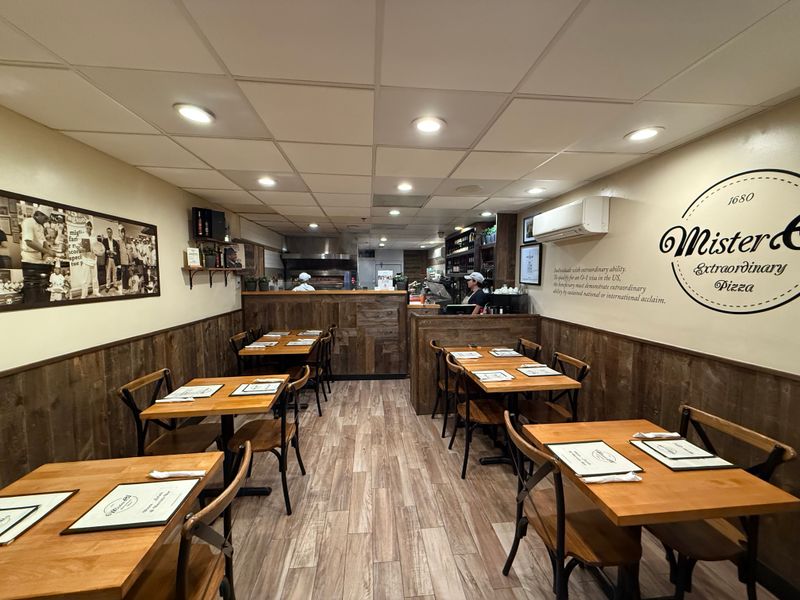 Mister O1 Extraordinary Pizza